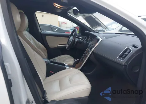 2014 Volvo Xc60 T6 R-Design Platinum z USA, uszkodzony, nr VIN YV4902DZ1E2545631